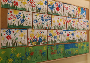 "Majowa łąka" - wystawa prac plstycznych dzieci z grupy Żabek